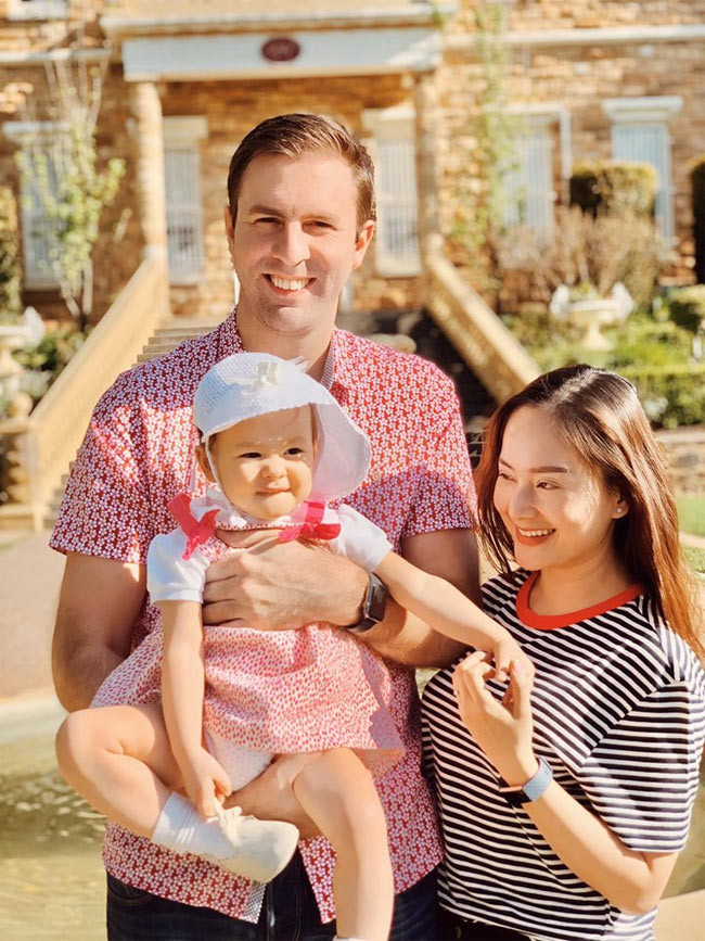 Theo chia sẻ của Lan Phương, vợ chồng cô độc lập về kinh tế và David không phải là đại gia. Họ chủ động chi tiêu những khoản cá nhân và khoản chung nếu cần.