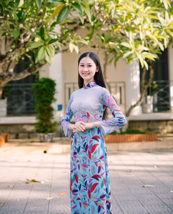 Võ Lê Quế Anh gây ấn tượng bởi gương mặt sắc nét, đậm chất điện ảnh. Bản thân cô cũng rất tự tin về chiều cao, ngoại ngữ và các tài lẻ: nhảy, múa đương đại, hát.