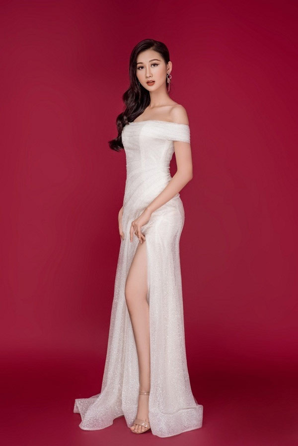 Ngoài việc học ở trường Đại học Huế, Quế Anh còn làm người mẫu tự do, chụp ảnh thời trang và tham gia các hoạt động thiện nguyện của CLB Sinh viên tình nguyện ĐH Huế. Cô mong muốn trong tương lai sẽ trở thành nữ tiếp viên hàng không.