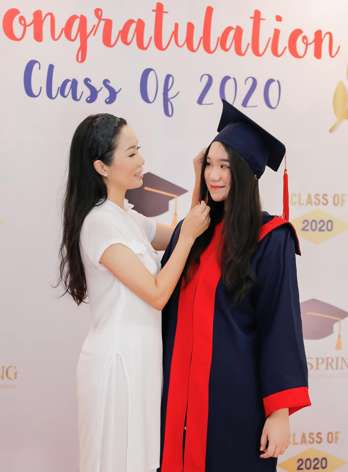  Con gái Á hậu Trịnh Kim Chi theo học tại một ngôi trường quốc tế ở TP.HCM và mới hoàn thành kỳ thi THPT Quốc gia.