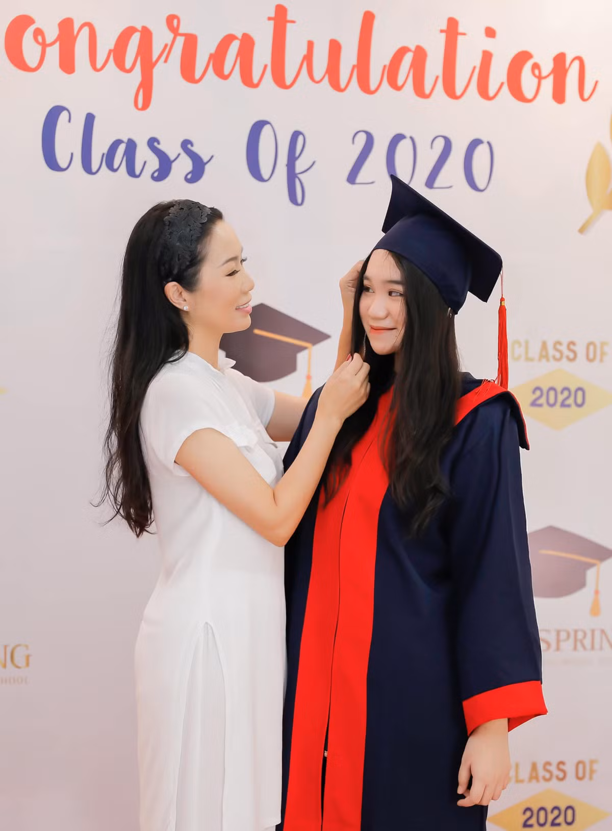  Con gái Á hậu Trịnh Kim Chi theo học tại một ngôi trường quốc tế ở TP.HCM và mới hoàn thành kỳ thi THPT Quốc gia.