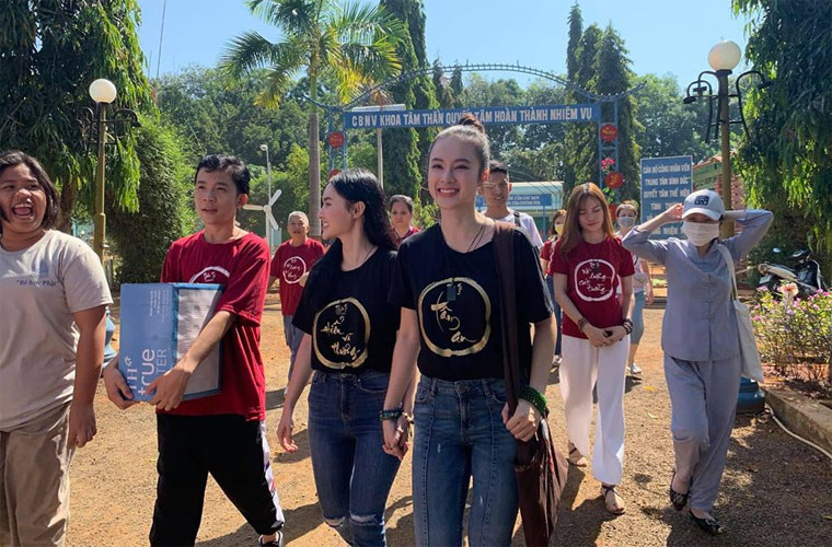 Sự thay đổi tích cực của Angela Phương Trinh khiến nhiều người mừng cho cô. Kể cả các antifan khi xưa cũng quay ra yêu quý và ngưỡng mộ cách sống mới của nữ diễn viên.