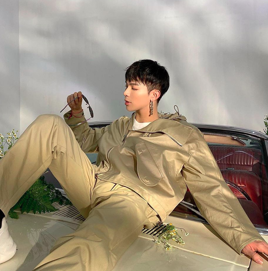 Ngoài ca hát, giọng ca sinh năm 1997 còn đầu tư bất động sản. Erik có chia sẻ trên Vietnamnet rằng: "Hiện tôi đang đầu tư sở hữu 2 căn nhà, 2 miếng đất. Tôi đặt mục tiêu đến năm 30 tuổi Erik sẽ có một số tài sản nhất định trong tay".