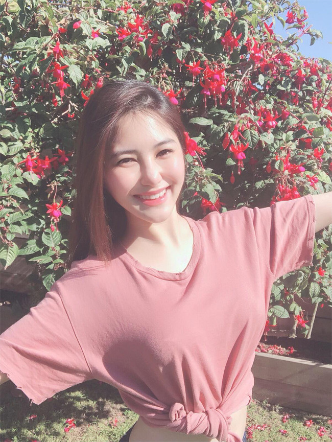 Quyết định của quán quân Giọng hát Việt mùa đầu tiên khiến nhiều người ngỡ ngàng bởi cô đang ở đỉnh cao sự nghiệp.