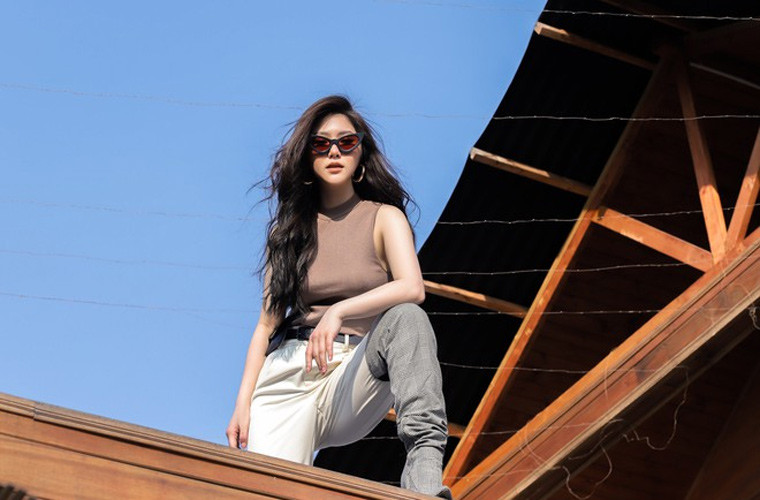 Để có tiền đóng học phí và trang trải cuộc sống bên xứ cờ hoa, Hương Tràm phải bán xe, nhà chung cư ở Việt Nam.