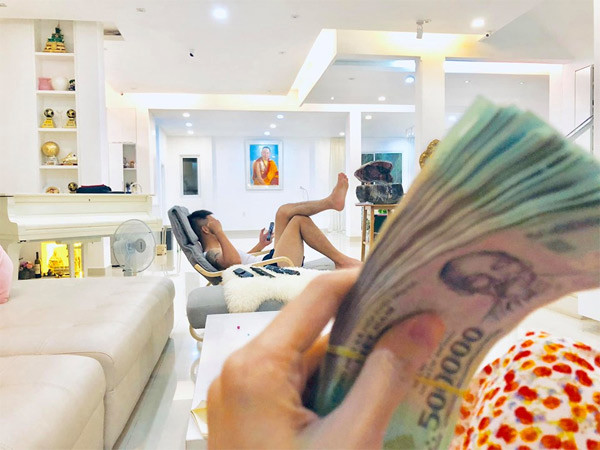 Chet cuoi nhung man “ca khia” cuc man cua Thuy Tien - Cong Vinh-Hinh-4