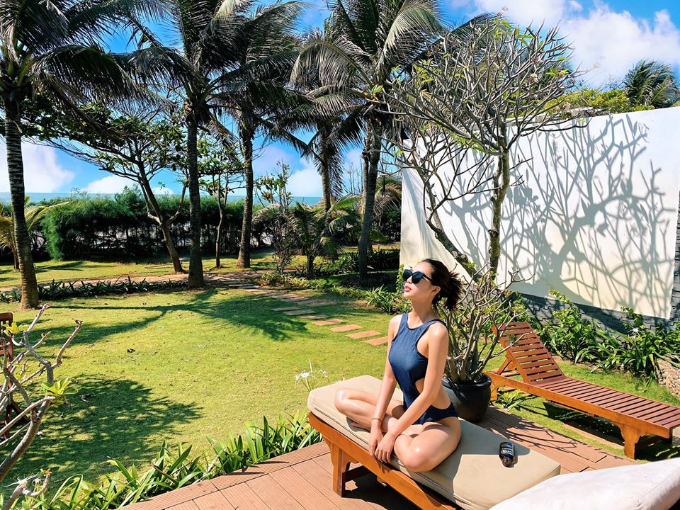 Tường Linh gợi cảm hơn nhiều sau 3 năm giành ngôi vị hoa hậu.