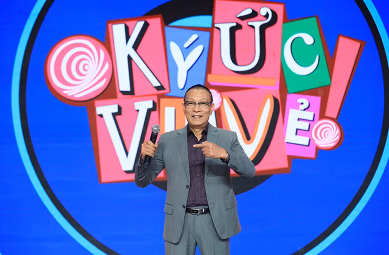 Tuy nhiên sau khi nghỉ hưu, Lại Văn Sâm lại đắt show MC với hàng loạt chương trình như Mặt trời bé con, Quý ông đại chiến, Ký ức vui vẻ, Whose chance (Cơ hội cho ai). Ngoài ra anh còn nhận làm giám khảo chương trình Siêu trí tuệ Việt Nam phát trên HTV.