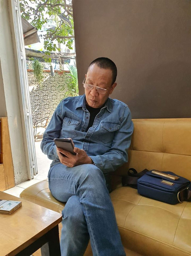 Cũng từ lúc về hưu, Lại Văn Sâm chăm đăng Facebook hơn. Lý do là vì trước đó anh từng bị nhiều người giả mạo facebook, lợi dụng hình ảnh.