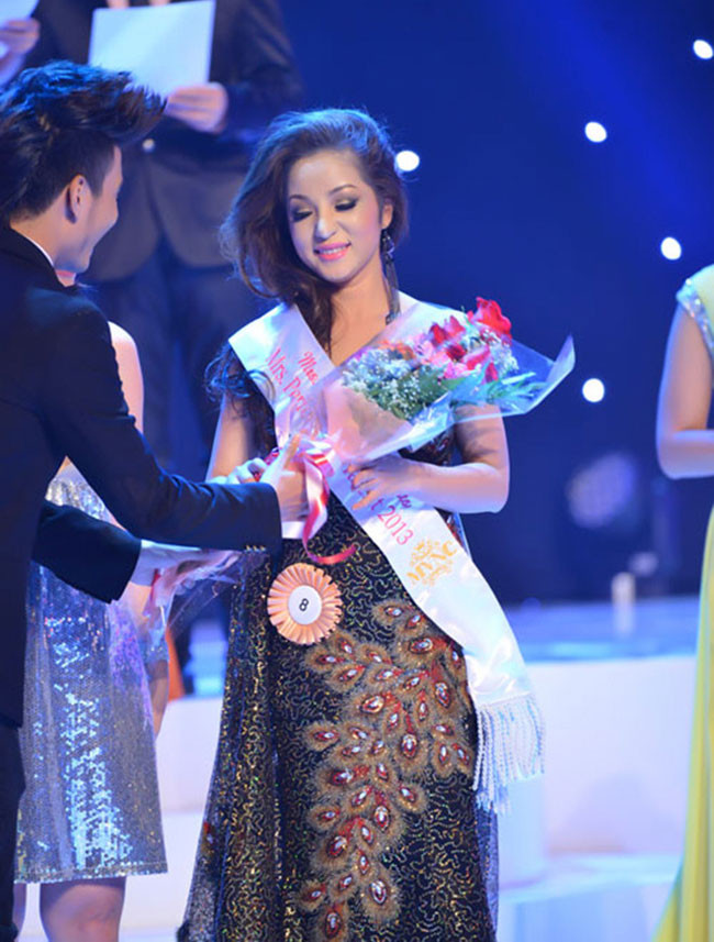 Năm 2012, Thuý Nga tham dự cuộc thi Hoa hậu phu nhân thế giới người Việt và được trao danh hiệu Á hậu 2 và giải Tài năng.