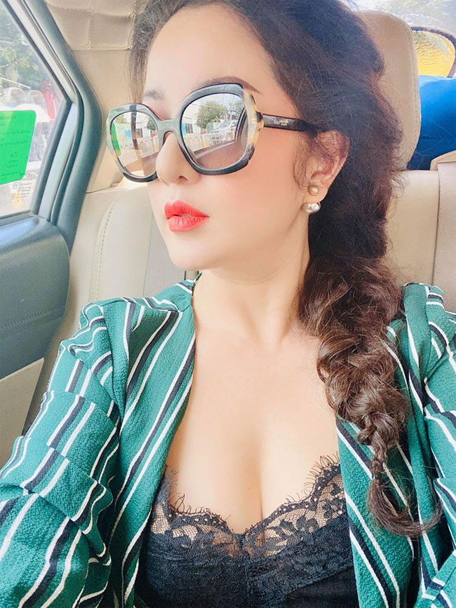 Nữ diễn viên sinh năm 1976 đã nhận được rất nhiều giải thưởng như: Cù Nèo Vàng, Giải Mai vàng, Nụ cười Vàng, HTV Awards lần 4, Nữ diễn viên được yêu thích nhất ở nhiều hạng mục...