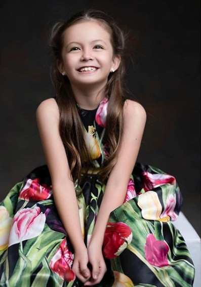 Bé Tép - con gái diva Hồng Nhung càng lớn càng xinh xắn.