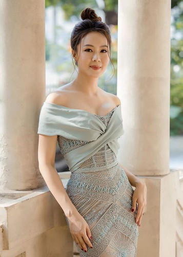 Ngày càng "thăng hoa" trong sự nghiệp lẫn nhan sắc, thế nhưng Hồng Diễm lại có cuộc hôn nhân khá tín tiếng.