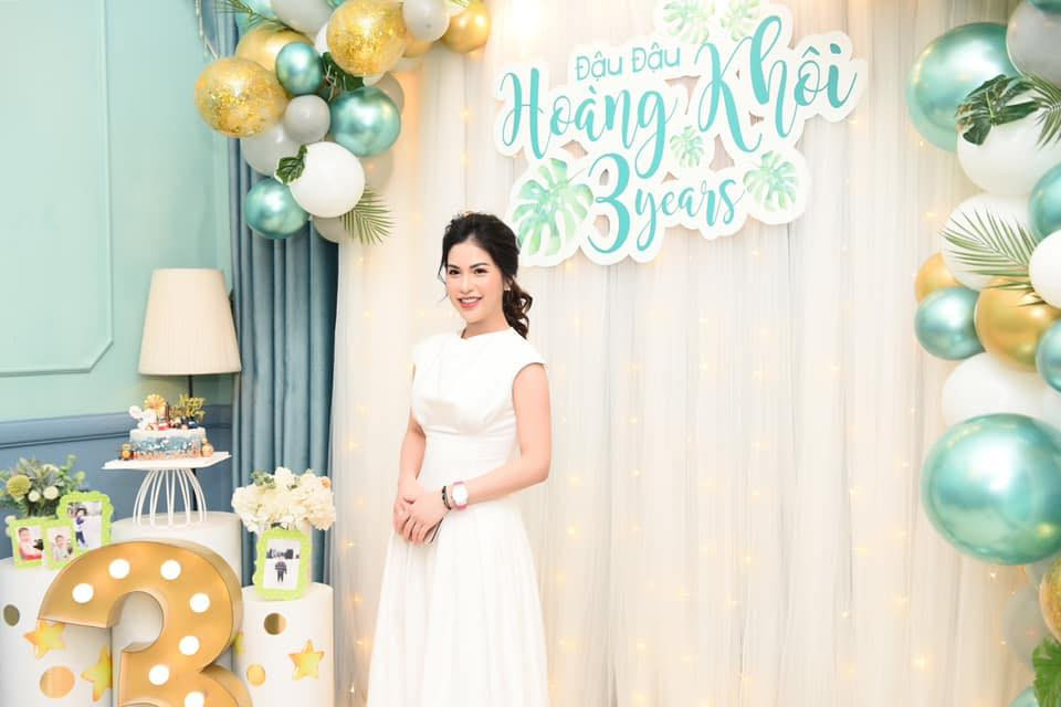 Cô tập trung cho công việc kinh doanh online để nuôi con trai Đậu Đậu.