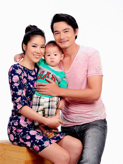 "Anh Ngoan không chu cấp bất cứ thứ gì cho con. Lúc trước, khi anh khó khăn, tôi có nói không cần anh chu cấp tiền cho con. Lúc đó, tôi thương nên không muốn làm khó anh Ngoan. Tuy nhiên, cuộc sống của anh hiện tại khá đầy đủ và sung túc nhưng anh cũng không chăm lo cho con", Lê Phương nói.