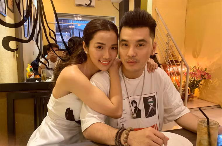 Không chỉ sở hữu body nóng bỏng, Kim Cương còn thu hút nhờ khuôn mặt thon gon, ưa nhìn.