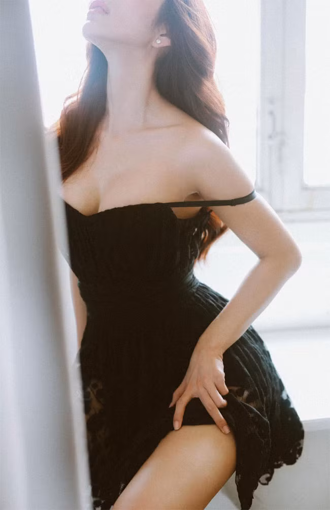 Trước đó, khi đang ở đỉnh cao của sự nghiệp người mẫu, Kim Cương đột nhiên “mất tích” khỏi showbiz. Năm 2010 cô tái xuất rồi tuyên bố đã có con trai 6 tháng tuổi.