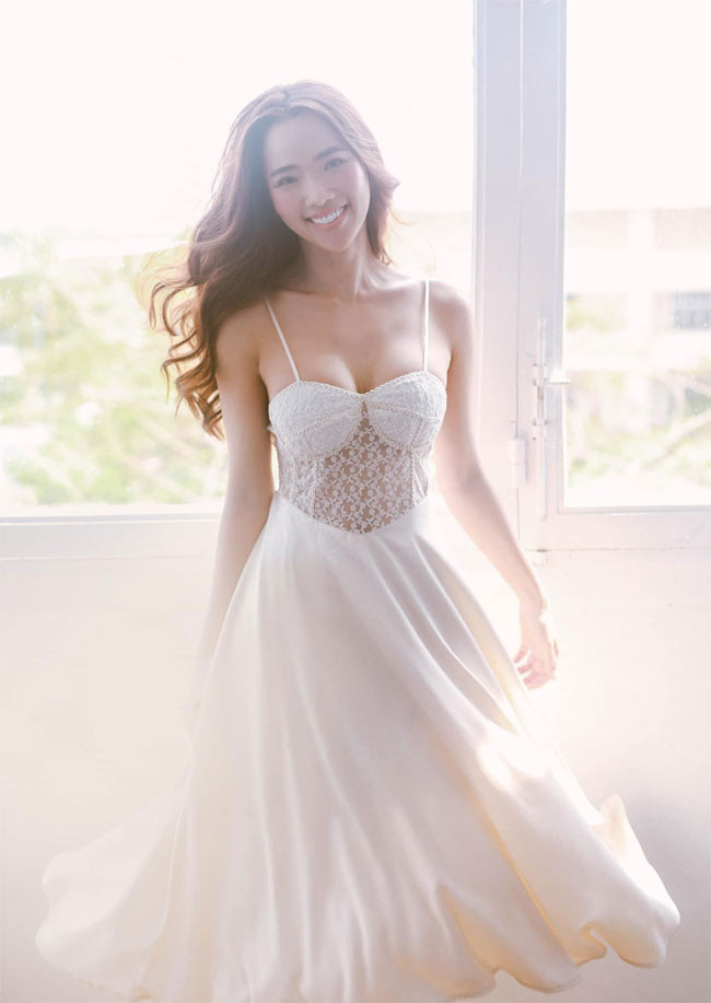 Sở hữu số đo ba vòng bốc lửa, Kim Cương từng đoạt giải bạc cuộc thi Siêu mẫu Việt Nam năm 2008.