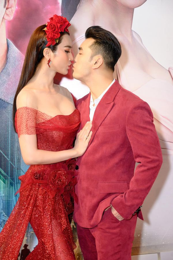 Sau 7 năm bên nhau, năm 2018 cả hai mới làm đám cưới mặc cho bao lời xầm xì vì khi đó, Kim Cương đã có một cậu con trai riêng.