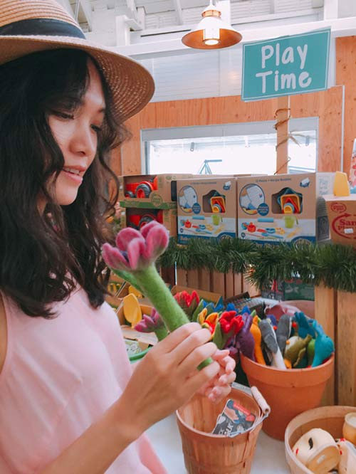 Hiện Hoa hậu Việt Nam 2008 đã sang Mỹ định cư và có bạn trai. Hai người quen nhau được vài năm và đã tính tới đám cưới.