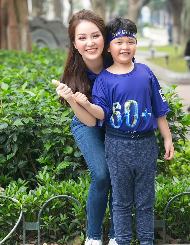 Tuy nhiên, tất cả hình ảnh lễ cưới, cuộc sống sau hôn nhân của Thụy Vân đều được cô giấu kín ngoại trừ hình ảnh con trai Tony của hai vợ chồng.