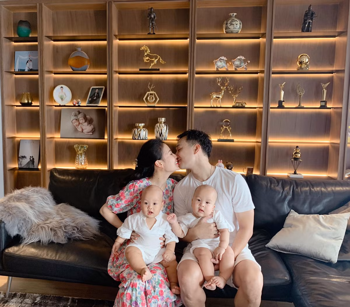 Tổ ấm hạnh phúc của MC Thành Trung bên vợ hai kém 8 tuổi.