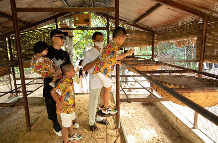 Để có thể tạo điều kiện tốt nhất cho con về mọi mặt trong cuộc sống, ngoài sự trợ giúp của người bạn đồng hành, Đỗ Mạnh Cường giảm bớt chi tiêu cho bản thân.