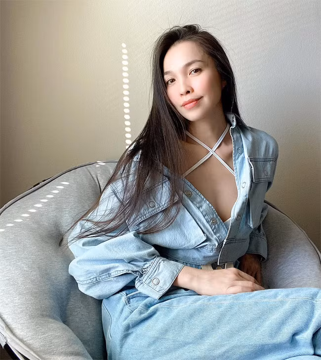 Dù đã là mẹ của thiếu nữ 18 tuổi, bản thân cũng sắp chạm ngưỡng 40, nhưng nhìn Hiền Thục ai cũng chỉ đoán cô ở độ tuổi đôi mươi.