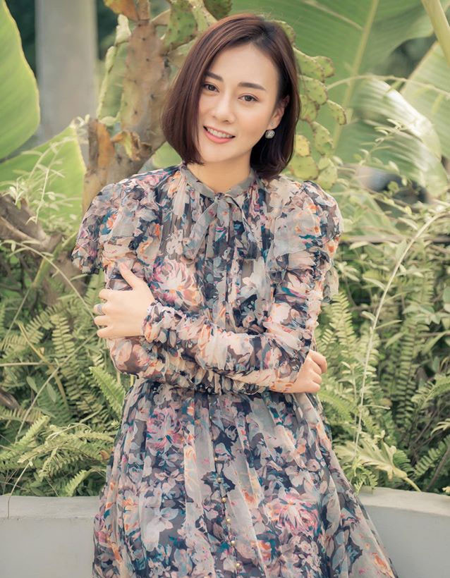 Trước đó, Phương Oanh từng yêu một đại gia. Cô từng quyết định dừng đóng phim, vì bạn trai đại gia không thích cô tham gia showbiz.