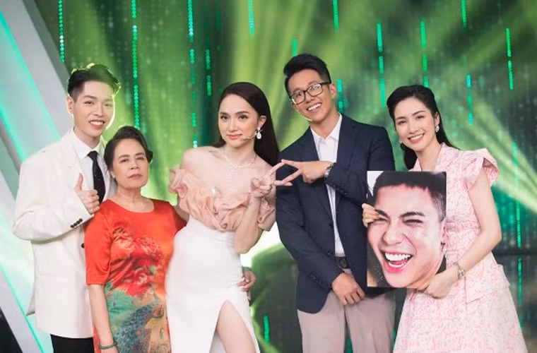 Matt Liu đã khiến Hương Giang và cả khán phòng của chương trình xúc động khi chia sẻ, anh tới chương trình Người ấy là ai với mục đích: "Để tìm Hương Giang".