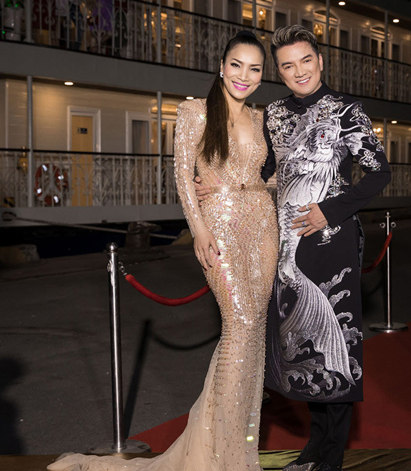 Đàm Vĩnh Hưng cũng yêu cầu những người thân quen không đăng hình ảnh Hồng Ngọc bị bỏng lên trang cá nhân để không ảnh hưởng tới tâm trạng và tinh thần của nữ ca sĩ lúc này.