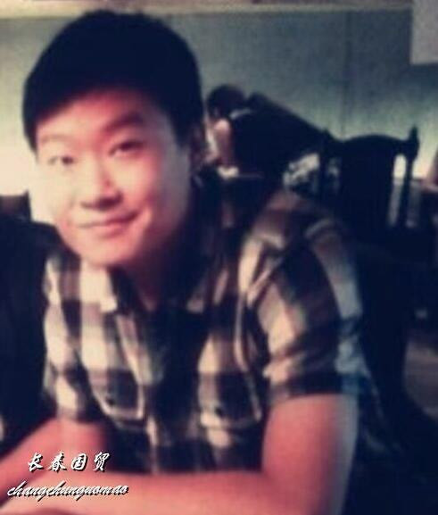 Theo cánh săn tin, Triệu Vy và Kha Dục Danh thường xuyên ra vào khu căn hộ mà Dục Danh đang sống. Còn lần này, sau khi ăn xong cả hai cùng tới nhà của Triệu Vy.