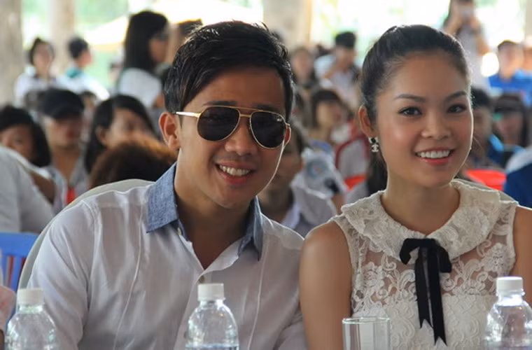 Trong chương trình này, khách mời Dương Cẩm Lynh lần đầu thừa nhận mối quan hệ đặc biệt với một danh hài và nhiều người tin rằng đó chính là Trấn Thành.