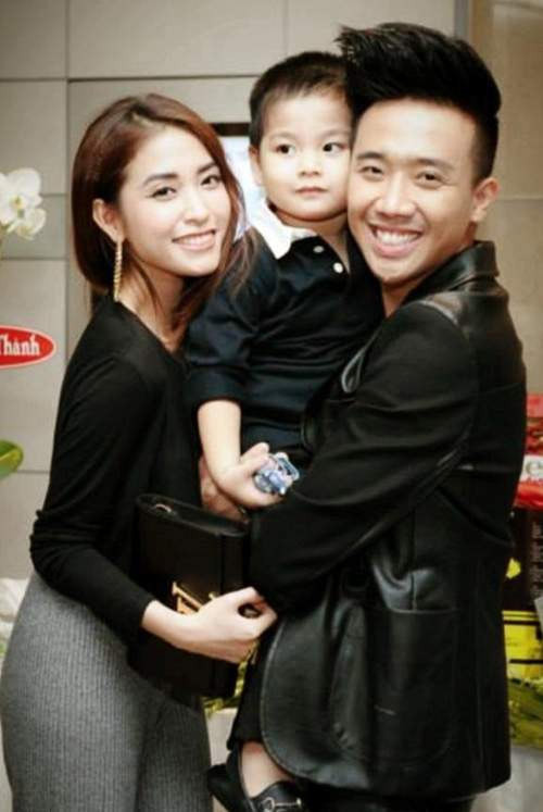 Khi đó quan điểm tình yêu của Trấn Thành rất đặc biệt, anh chỉ thích phụ nữ từng có gia đình bởi những người phụ nữ ấy "có nét phụ nữ của bản thân, có tố chất của một người vợ hy sinh và có cả cá tính nổi loạn khi muốn được yêu lại lần nữa sau mối tình đã nhàm chán trước đó".