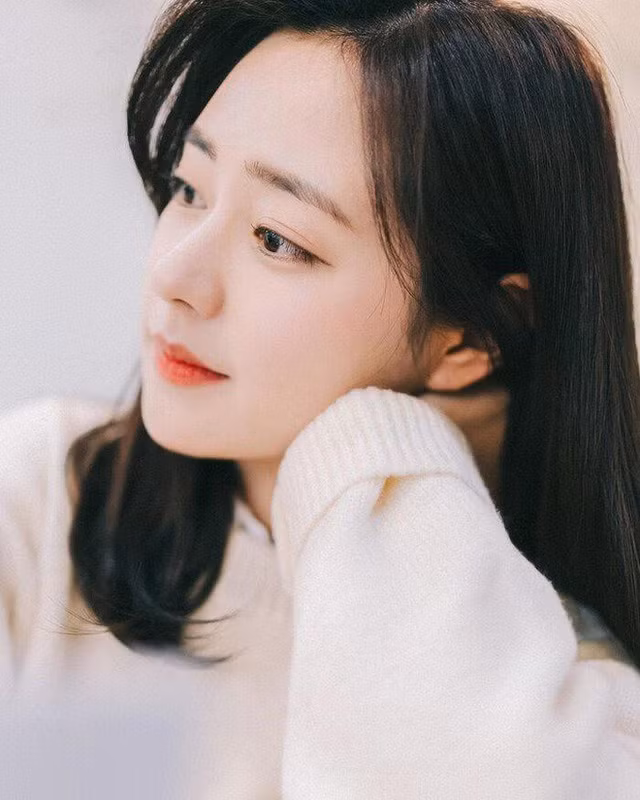 Vẻ đẹp ngọt ngào và thánh thiện của tân Hoa hậu truyền thống Hàn Quốc 2020.