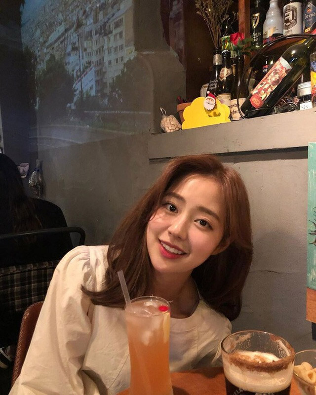 Hình ảnh đời thường của Shin Seulg cũng được cộng đồng mạng đánh giá cao.