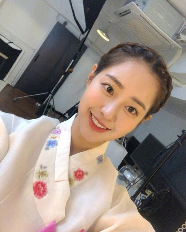 Shin Seulg được nhiều người khen ngợi nhờ vẻ đẹp thánh thiện và được khen là không kém bất cứ ngôi sao điện ảnh Hàn Quốc nào.