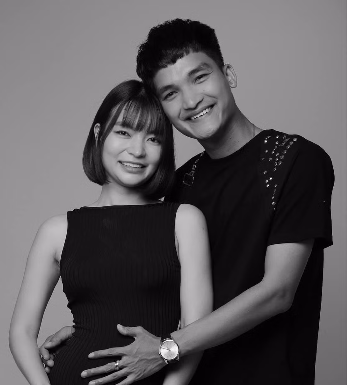 Chan dung ban gai mang bau con dau long voi Mac Van Khoa-Hinh-2