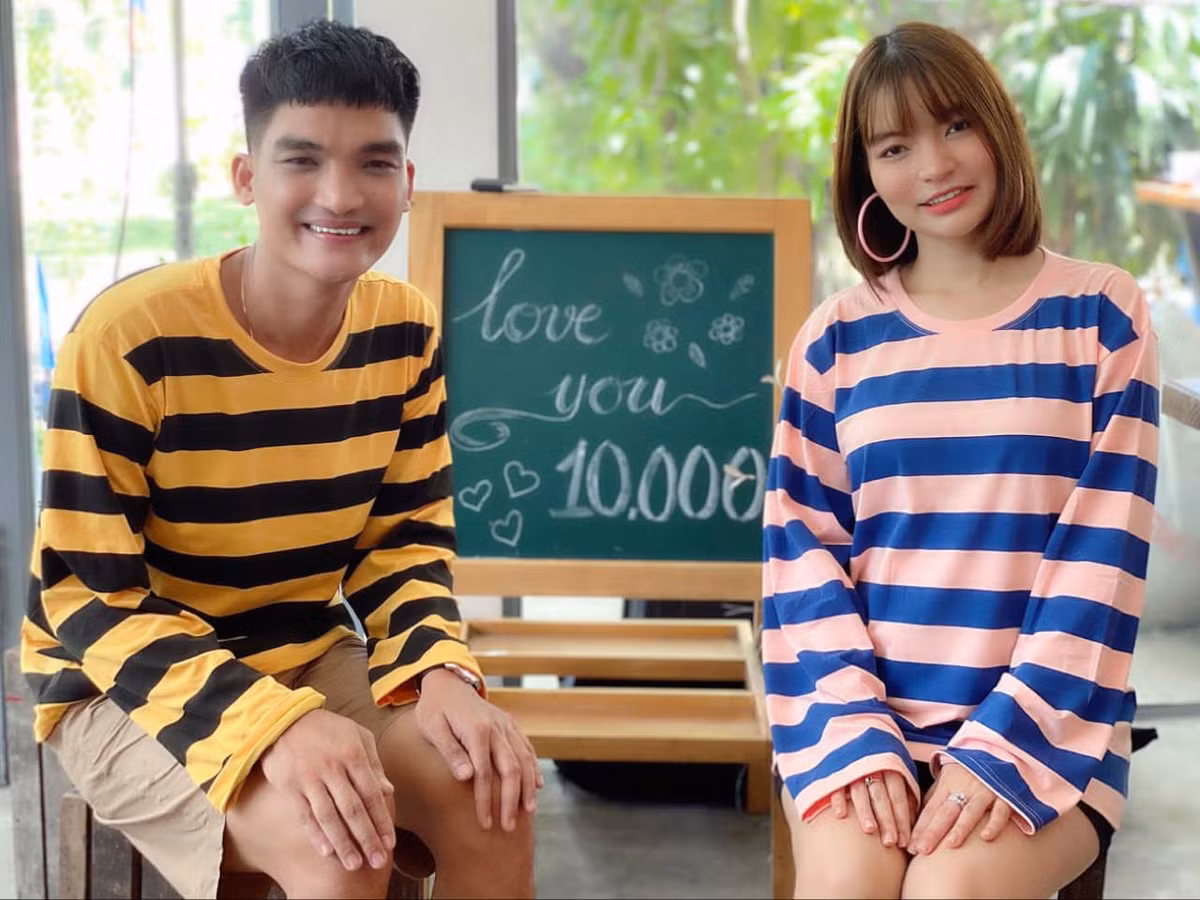 Được biết, bạn gái mang bầu con đầu lòng với Mạc Văn Khoa quê gốc Đà Nẵng. Thảo Vy hoạt động trong lĩnh vực người mẫu và kinh doanh online.