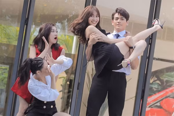 Ninh Duong Lan Ngoc hat do van om mong ca si: Sao phai co dam an xoi?-Hinh-5