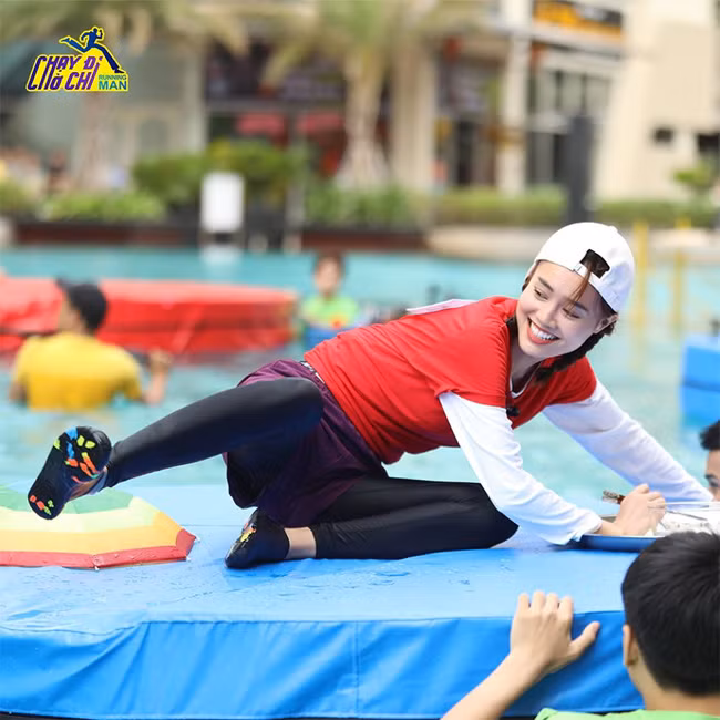 Ninh Duong Lan Ngoc hat do van om mong ca si: Sao phai co dam an xoi?-Hinh-6