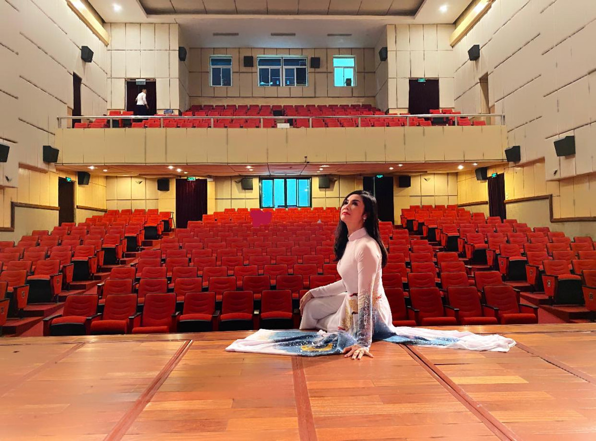 Được biết, nữ nghệ sĩ sinh năm 1969 từng một lần đổ vỡ hôn nhân. Chị và chồng cũ chia tay trong im lặng sau khi đã có chung với nhau một người con trai.