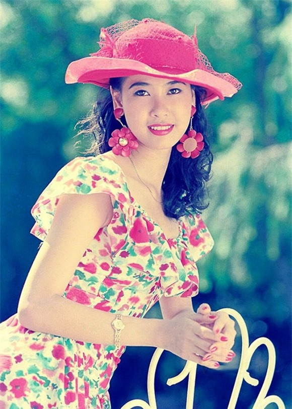 Thời trẻ, Hà Kiều Anh đã đáp ứng đủ tiêu chuẩn vẻ đẹp phụ nữ Việt Nam thời đó.