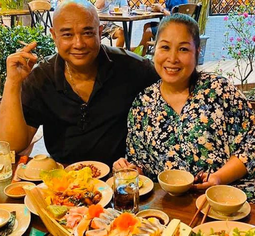 Cả hai con riêng của Hồng Vân đều coi Lê Tuấn Anh như “ông Bụt” vì cứ thích món gì xin ba Tuấn Anh là các con được cha chấp thuận liền.