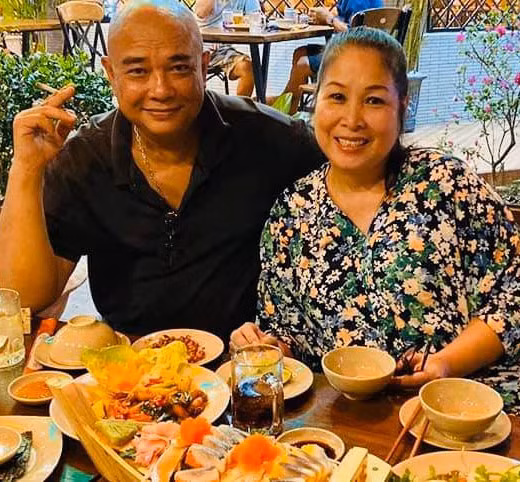 Cả hai con riêng của Hồng Vân đều coi Lê Tuấn Anh như “ông Bụt” vì cứ thích món gì xin ba Tuấn Anh là các con được cha chấp thuận liền.