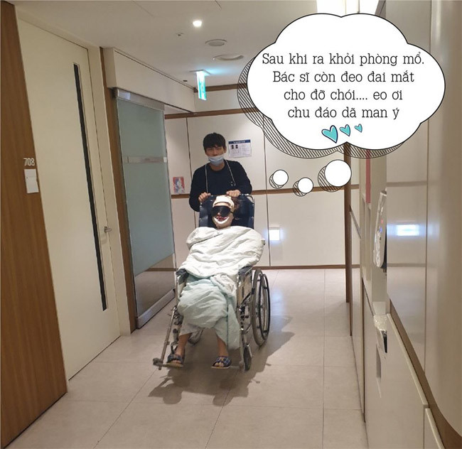 Nữ ca sĩ sau ca đại phẫu được các bác sĩ đưa về phòng chăm sóc.