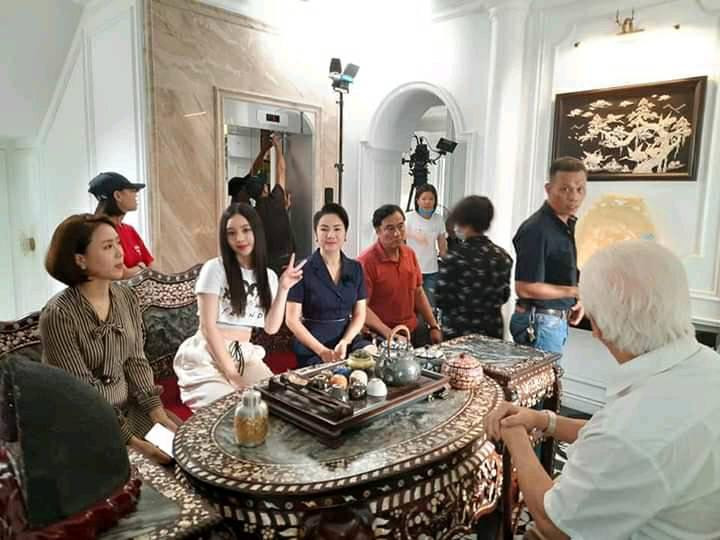 Bộ phim có sự góp mặt của dàn diễn viên: NSND Mạnh Cường, NSND Công Lý, nghệ sĩ Vân Dung, Hồng Diễm, Hồng Đăng, Việt Anh, Thu Trang, Doãn Quốc Đam, Mạnh Hưng, Đình Tú, Quỳnh Kool, Huỳnh Anh... Và đặc biệt, phim đánh dấu sự trở lại của hai diễn viên gạo cội là NSND Thu Hà và NSƯT Đức Trung sau nhiều năm vắng bóng.