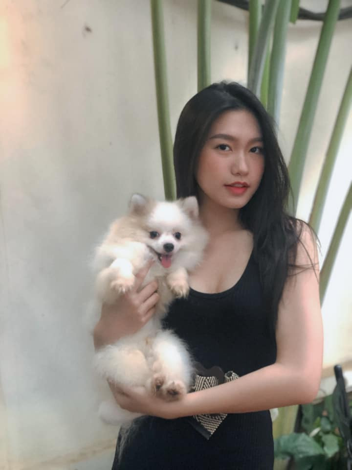 Dù sở hữu chiều cao thuộc nhóm thí sinh thấp nhất cuộc thi nhưng nữ sinh Đại học Luật Hà Nội lại sở hữu khung xương đẹp, hình thể cân đối.