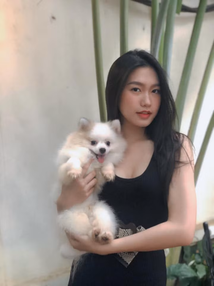 Dù sở hữu chiều cao thuộc nhóm thí sinh thấp nhất cuộc thi nhưng nữ sinh Đại học Luật Hà Nội lại sở hữu khung xương đẹp, hình thể cân đối.