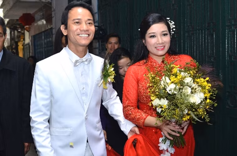 Khi còn chung sống, Chế Phong không đi hát nữa mà lui về phía sau. Một mình Thanh Thanh Hiền hoạt động nghệ thuật những vẫn kiếm tiền khủng lo cho kinh tế gia đình.